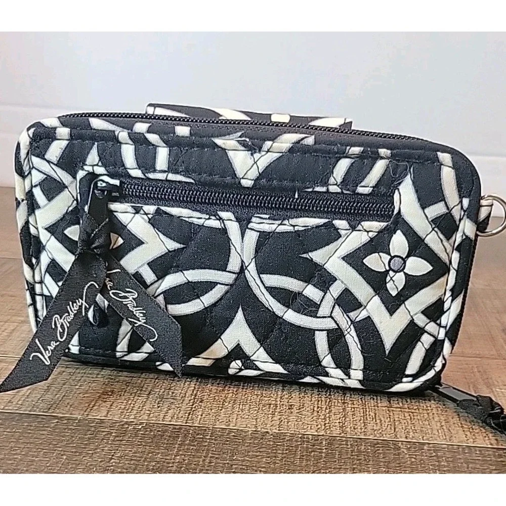 Vera Bradley Zip Around Wallet Clutch‎ Small Purse Concerto Pattern No Strap